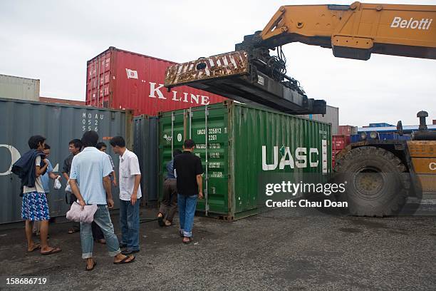 Police Container Terminal Vietnam International Container Terminal Photos and Premium High Res ...