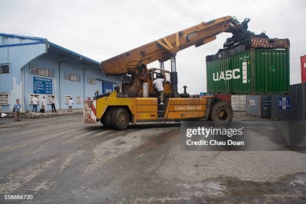 Police Container Terminal 256 Vietnam International Container Terminal Stock Photos, High-Res ...