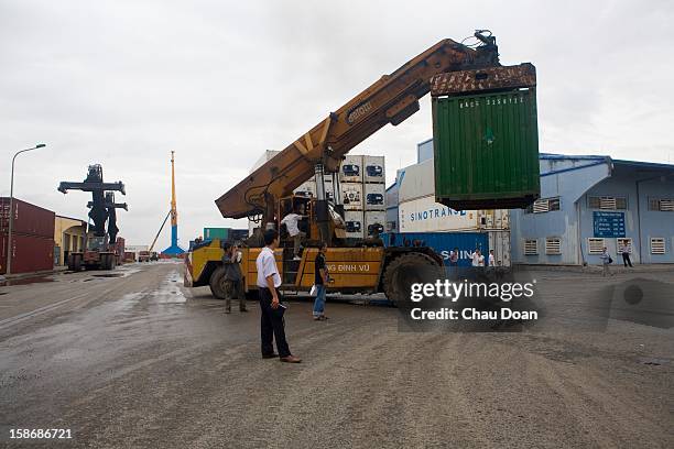 Police Container Terminal Vietnam International Container Terminal Photos and Premium High Res ...