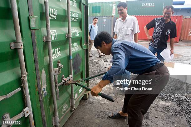 Police Container Terminal 263 Vietnam International Container Terminal Stock Photos, High-Res ...