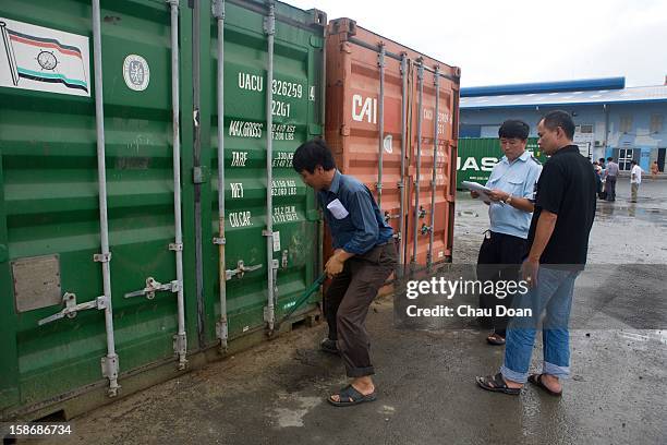 Police Container Terminal Vietnam International Container Terminal Photos and Premium High Res ...
