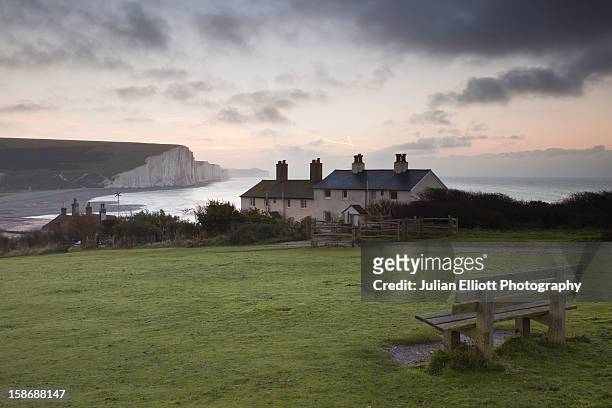 dawn at the seven sisters in the south downs. - south downs imagens e fotografias de stock