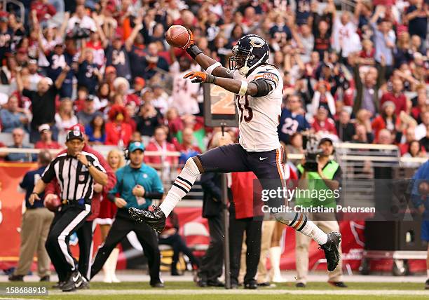 Cornerback Charles Tillman of the Chicago Bears scores a 10 yard interception touchdown against the Arizona Cardinals during the third quarter of the...