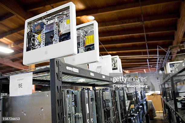 Mac Computer Behind 26 Back Of Mac Laptop Stock Photos, High-Res Pictures, and Images ...