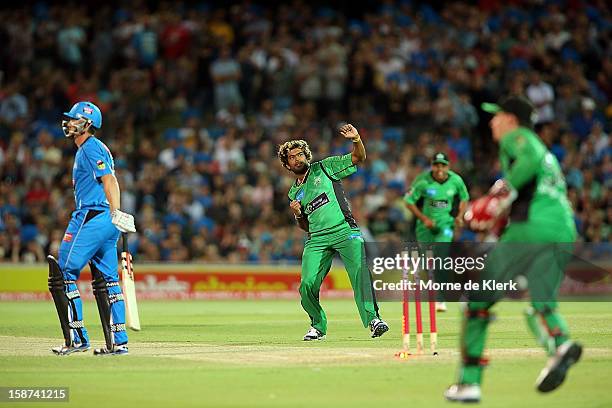 1 868 Bowler Lasith Malinga Stock Photos High Res Pictures And Images 1-868-bowler-lasith-malinga-stock-photos-high-res-pictures-and-images