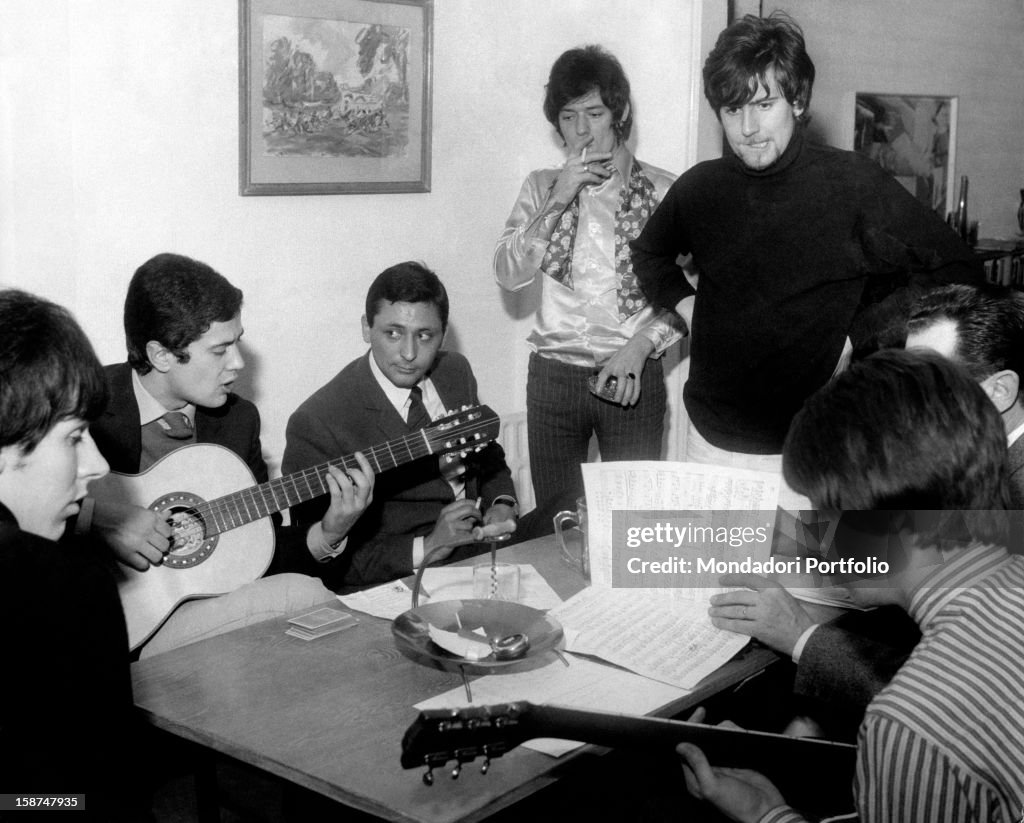 Mogol and Battisti together with The Hollies