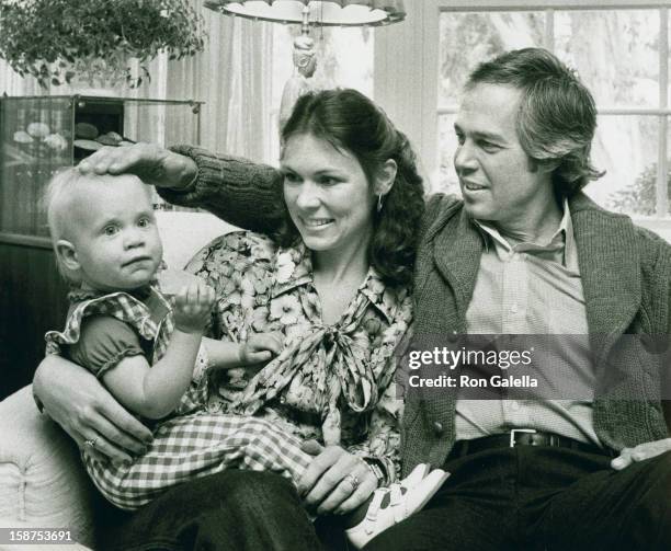 Actor Steve Kanaly, wife Brent Power and daughter Quinn Kanaly attend exclusive photo session on March 10, 1980 at Steve Kanaly's home in Los...