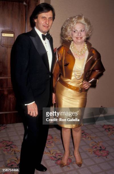 Actress Renee Taylor and actor Joseph Bologna attending "Friars Club Tribute to Liza Minnelli" on April 5, 1987 at the Beverly Hills Hotel in Beverly...