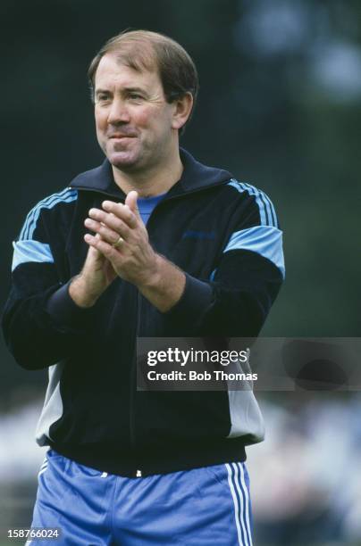 Athletic Bilbao manager Howard Kendall at a pre-season training session, Spain, 27th July 1987.