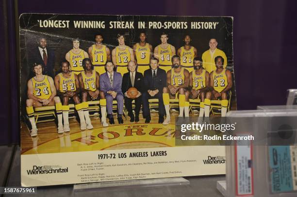 72 Lakers Roster Laker Team Photo Photos and Premium High Res Pictures - Getty Images