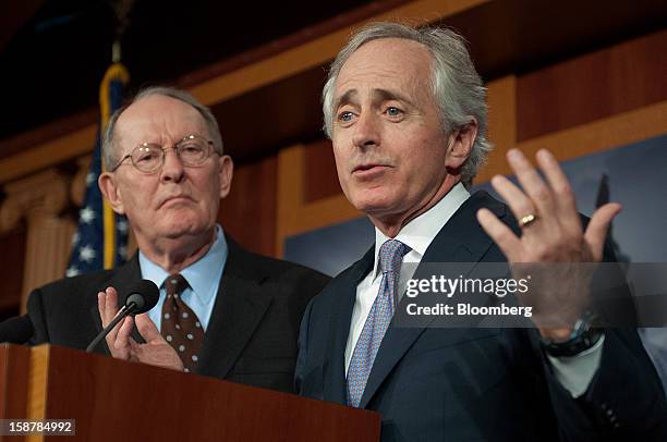 Republican Senators Lamar Alexander, left, and Bob Corker, both from Tennessee, hold a news conference in Washington, D.C., U.S., on Friday, Dec. 28,...