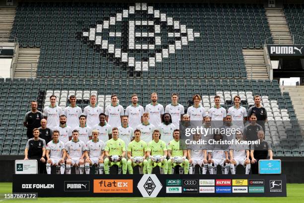 Upper row starts with Nicolas Dyon, athletic coach, Simon Walde, Fabio Chiarodia, Nico Elvedi, Maximilian Woeber, Christoph Kramer, Marvin...