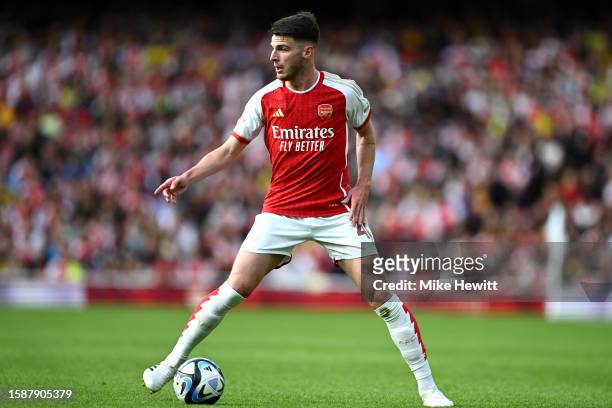 Declan Rice of Arsenal on the ball during the pre-season friendly match between Arsenal FC and AS Monaco at Emirates Stadium on August 02, 2023 in...