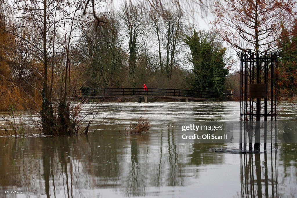 Pangbourne Suffers Flooding As Thames Water Levels Remain High