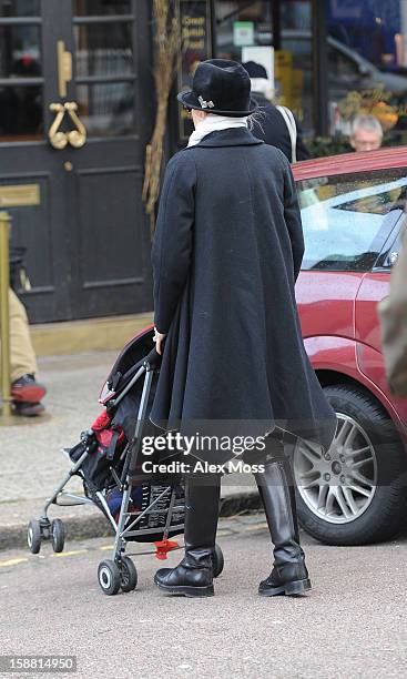 Gwen Stefani and her son Zuma are seen arriving at a pub in Primrose Hill on December 30, 2012 in London, England.