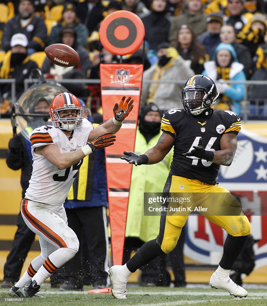 Cleveland Browns v Pittsburgh Steelers