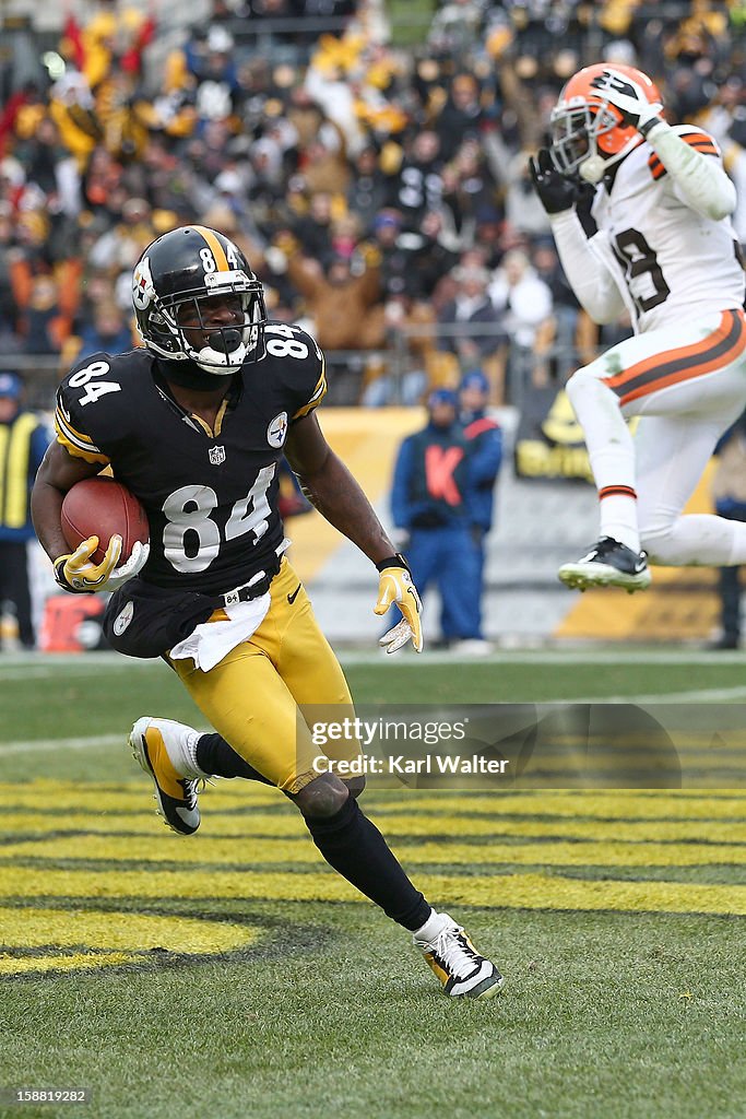 Cleveland Browns v Pittsburgh Steelers