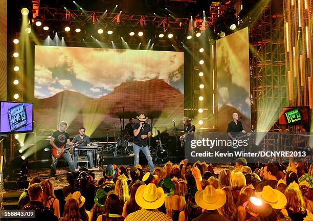 Musician Jason Aldean performs on Dick Clark's New Year's Rockin' Eve at CBS studios on December 31, 2012 in Los Angeles, California.