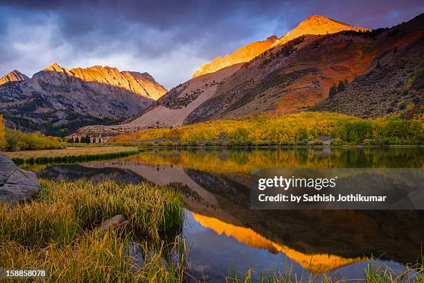 sunrise at north lake - foothills - fotografias e filmes do acervo