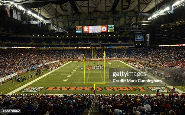 General view of Ford Field during the Little Caesars Pizza Bowl between the Western Kentucky University Hilltoppers and the Central Michigan...
