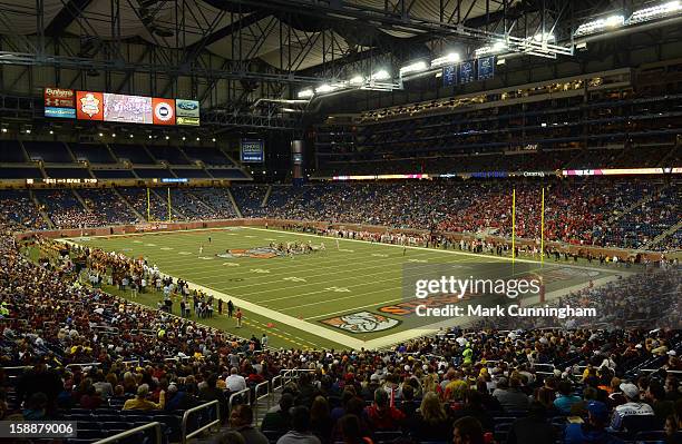 General view of Ford Field during the Little Caesars Pizza Bowl between the Western Kentucky University Hilltoppers and the Central Michigan...