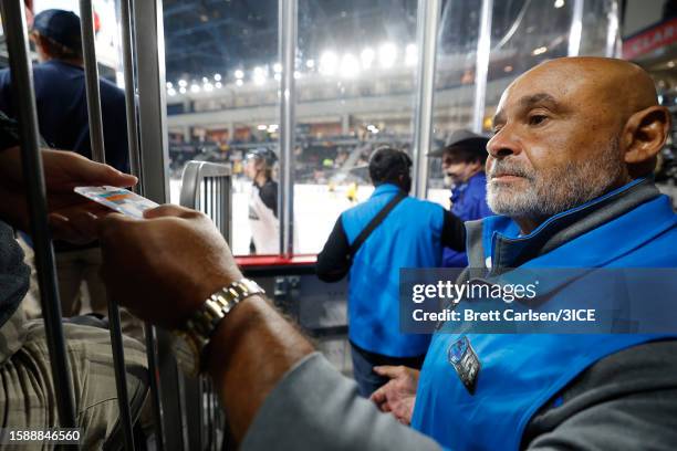 Head coach Grant Fuhr of Team Fuhr signs autographs during 3ICE Week 6 at F&M Bank Arena on August 02, 2023 in Clarksville, Tennessee.