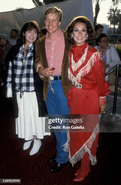 Actor Jameson Parker, wife Bonnie Parker and actress Mary Ann Mobley attend 33rd Annual SHARE Boomtown Party on May 17, 1986 at the Santa Monica...