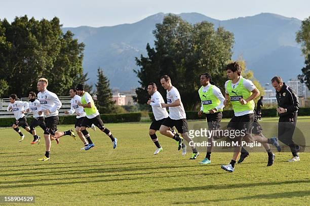 Players of Palermo in action during a training session before the presentation of Anselmo de Moraes as new player of Palermo at Campo Tenente Onorato...