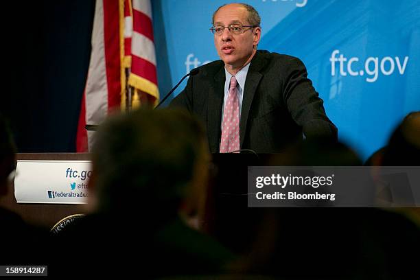 Jon Leibowitz, chairman of the Federal Trade Commission , speaks during a news conference in Washington, D.C., U.S., on Thursday, Jan. 3, 2013....