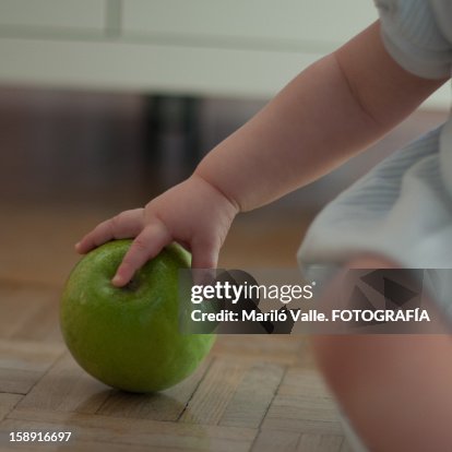 Apple-hand Apple-hand