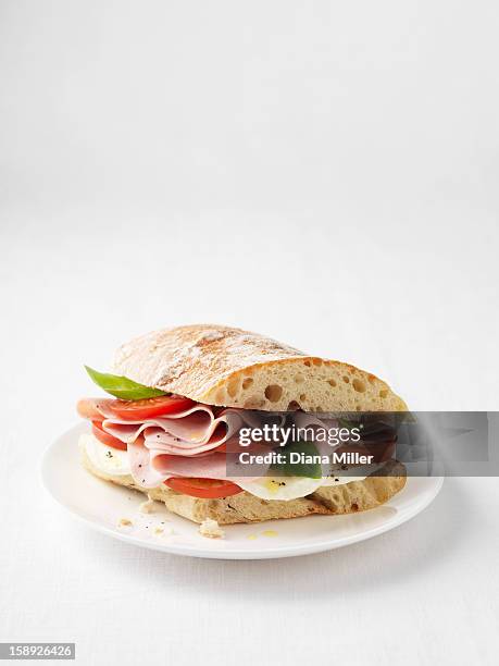 ham, tomato and cheese sandwich - broodje voedsel stockfoto's en -beelden