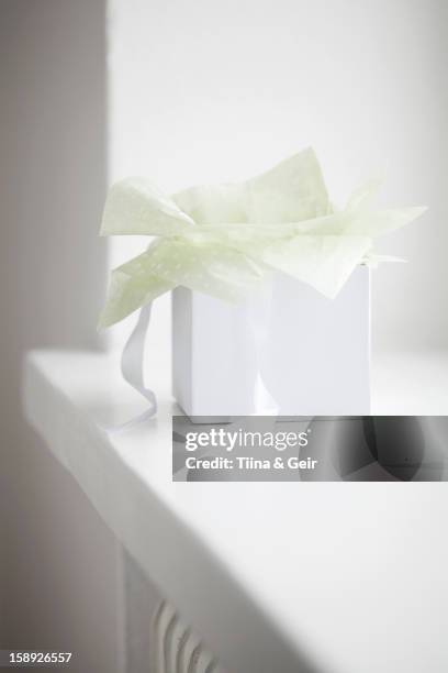 Un Wrapping Box Unwrapped Gifts Photos and Premium High Res Pictures - Getty Images