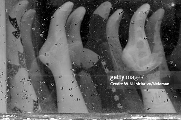 russia, st. petersburg, mannequin legs - damstrumpor bildbanksfoton och bilder