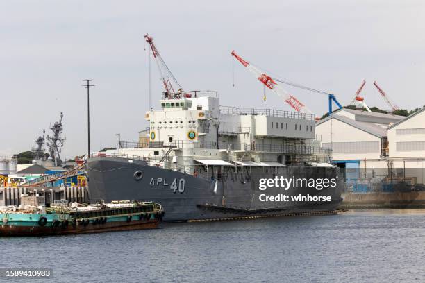 uss nueces apl-40 in yokosuka, kanagawa prefecture, japan - nueces stock pictures, royalty-free photos & images