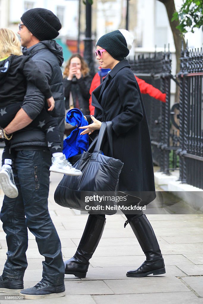 Gwen Stefani Sighting at Heathrow - January 04, 2013