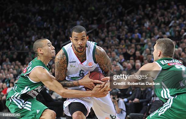 Marcus Williams, #6 of Unicaja Malaga competes with Ibrahim Jaaber, #5 of Zalgiris Kaunas in action during the 2012-2013 Turkish Airlines Euroleague...