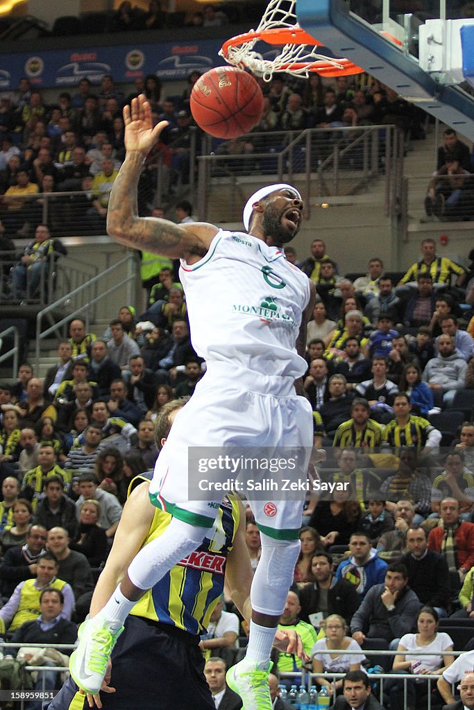 Fenerbahce Ulker Istanbul v Montepaschi Siena - Turkish Airlines Euroleague