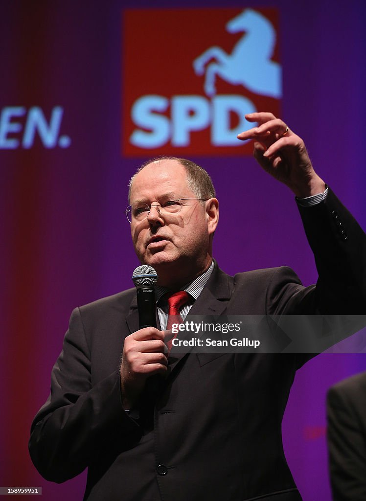 Steinbrueck Campaigns For SPD In Lower Saxony