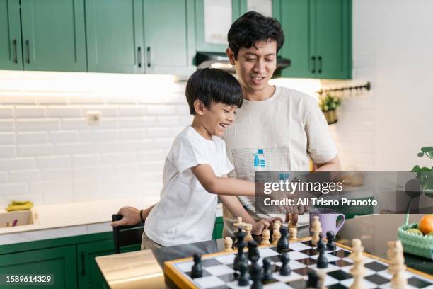 Chess Teaching 1,301 Teaching Chess Stock Photos, High-Res Pictures, and Images ...