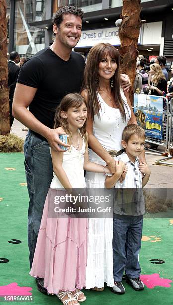 Linda Lusardi & Sam Kane Attend The 'Madagascar' Premiere In London'S Leicester Square.