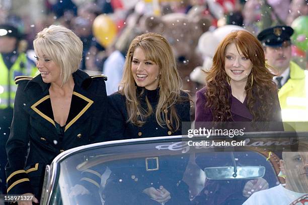 Girls Aloud Open The Harrods Christmas Grotto, Accompanied By Mohamed Al Fayed.