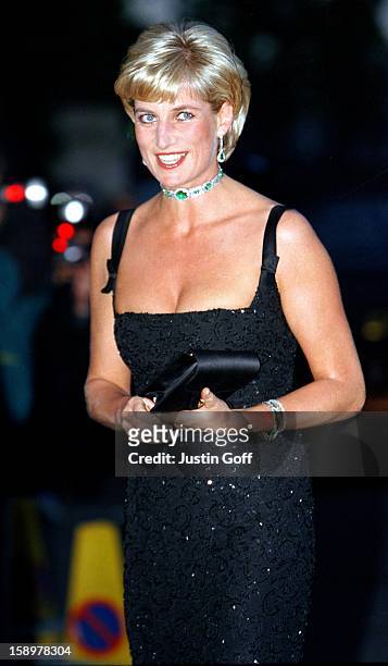 The Princess Of Wales Attends A Gala Dinner At The Tate Gallery On Her 36Th Birthday.