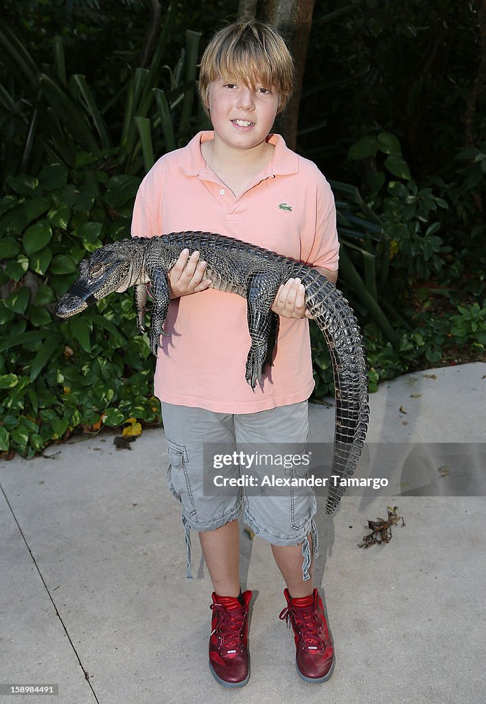 Aviva Drescher And Family Enjoy Private Tour Of Jungle Island