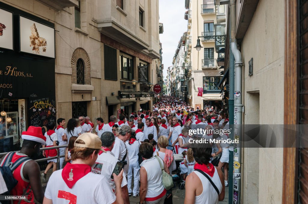 Calle concurrida en Pamplona