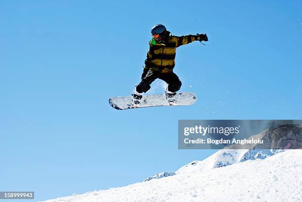 snowjump - sölden stock-fotos und bilder