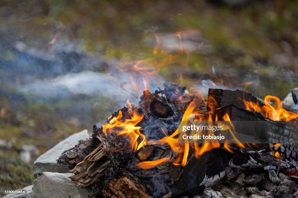 Burning fire place