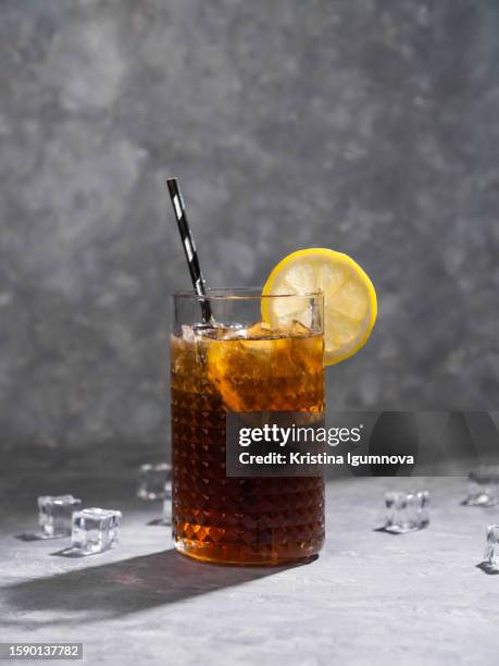 cuba libre cocktail. alcoholic and non-alcoholic cocktails - lemon soda stock pictures, royalty-free photos & images