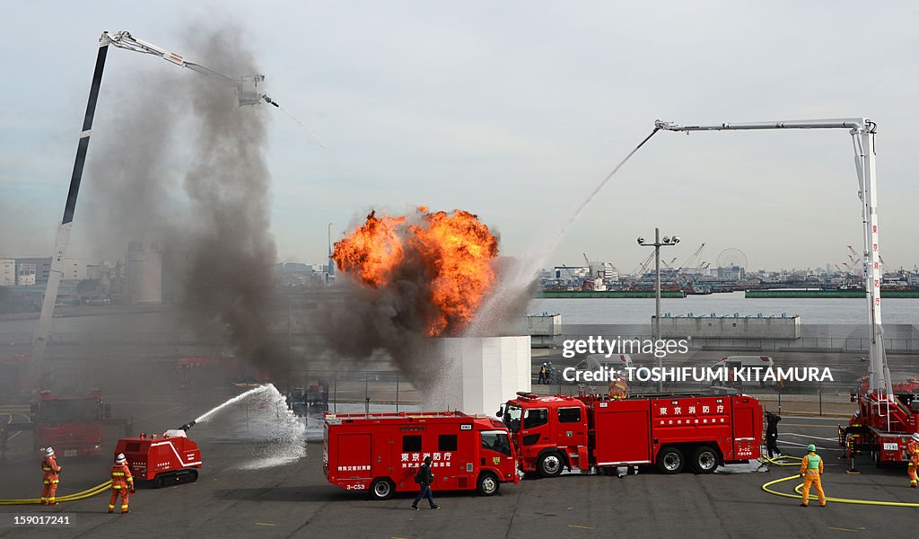 JAPAN-NEW YEAR-FIREFIGHTERS