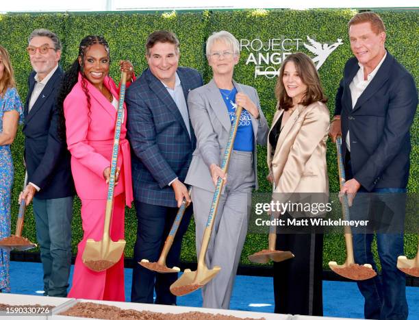 Chuck Lorre, Sheryl Lee Ralph, Richard Ayoub, Project Angel Food CEO, Jamie Lee Curtis, Marianne Williamson, and Tim Robinson attend Project Angel...