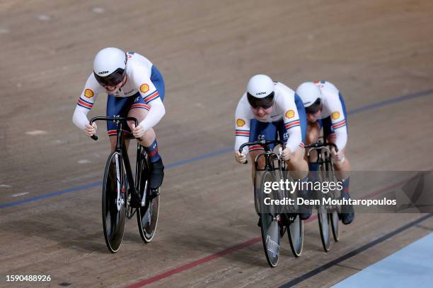 General view of Lauren Bell of Great Britain, Sophie Capewell of Great Britain, Emma Finucane of Great Britain compete during the women elite team...